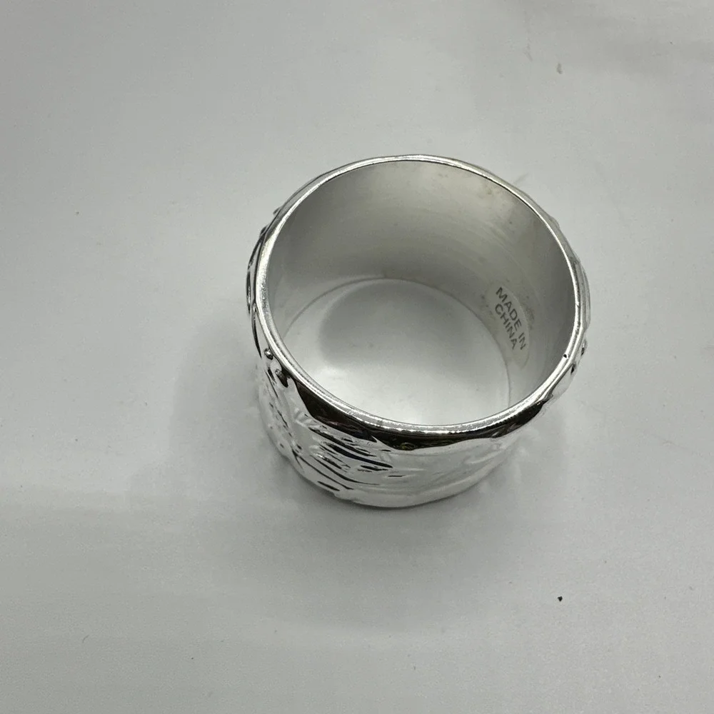 Silver Plated Collection.  Napkin Rings. 4- 2.54 CM New In‎ Box 2 Sets Of 4